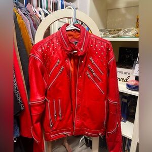 Look at this amazing find I happened upon! I love this Michael Jackson replica!